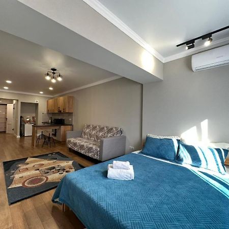 Apartmán Жилой Комплекс Молодежный На Тулебаева Almaty Exteriér fotografie